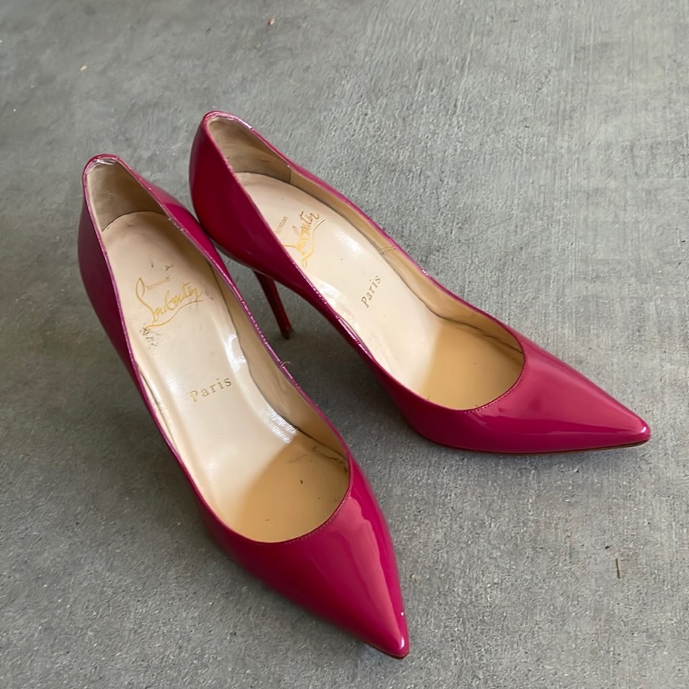 Pink Christian Loutain. EUC,size 6